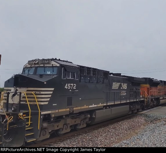 NS 4572